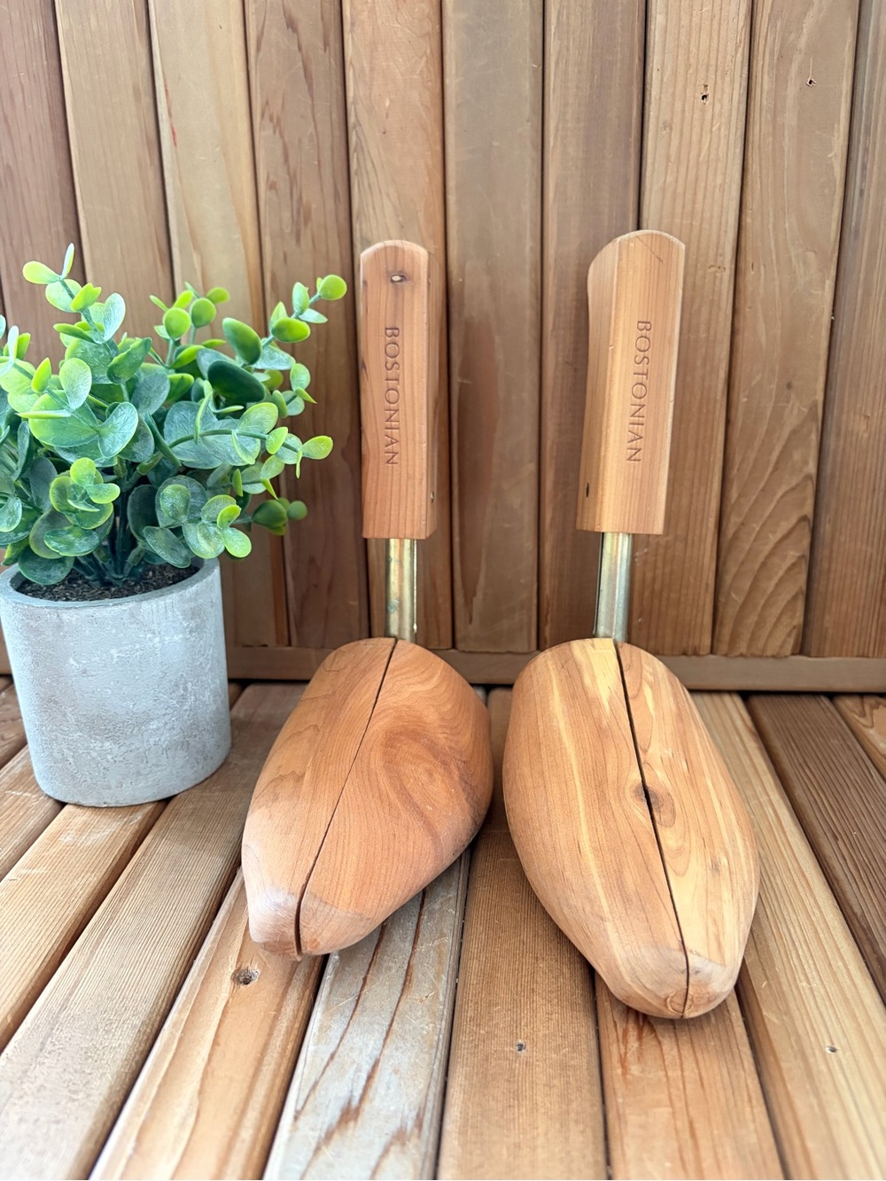 Bostonian Cedar Wood Shoe Trees Adjustable Size M